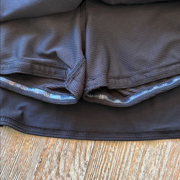 Athleta L Layered Athletic Skort Black - Picture 4 of 8